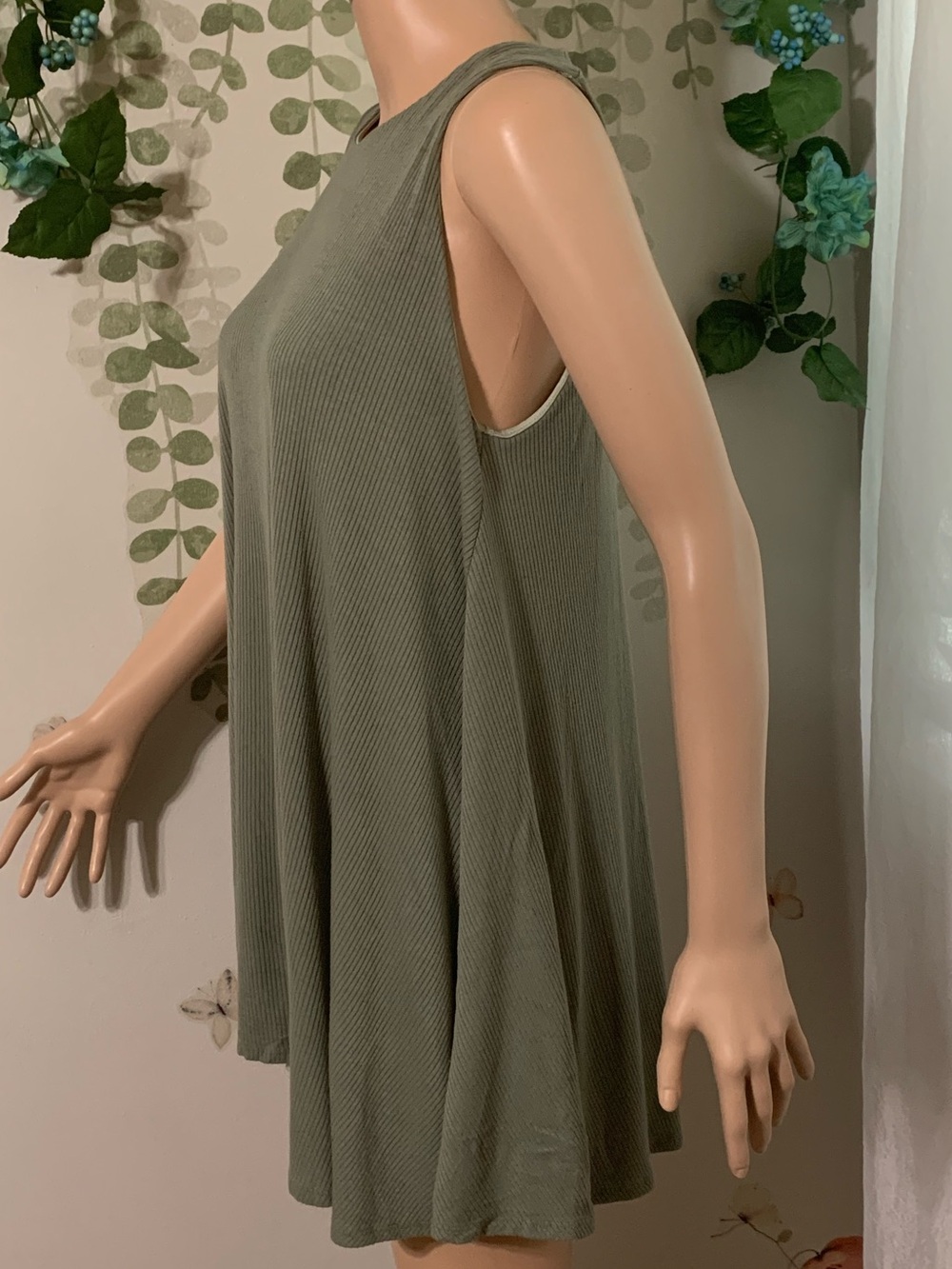 Sz M Alya Crisscross Back Olive Green Ribbed Swing Dress - Picture 2 of 6
